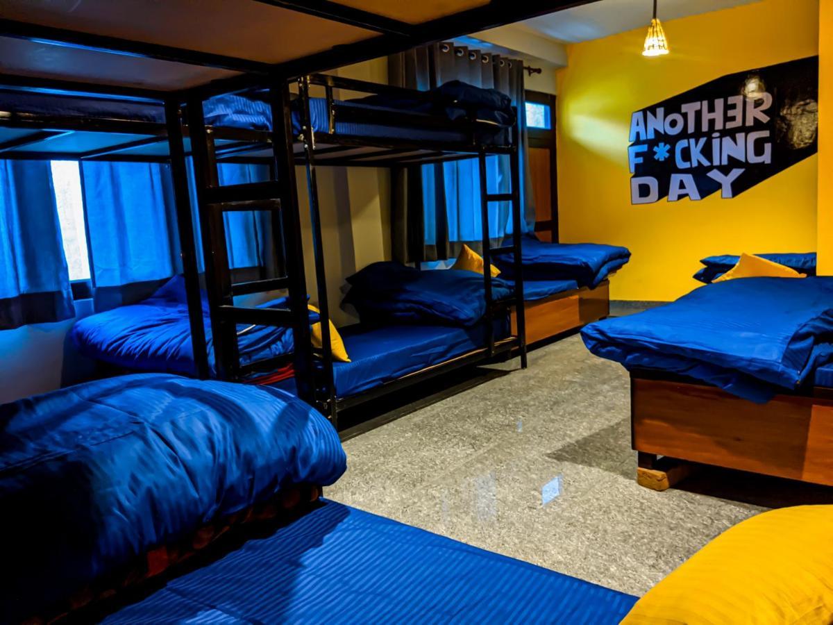 Nomads Hostel Tosh Экстерьер фото